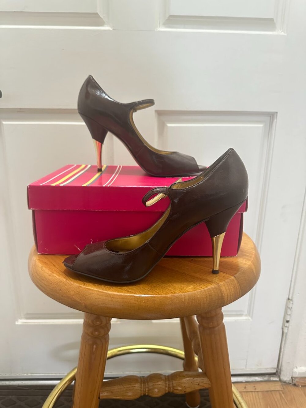 Tahari Heels Brown with Metallic Gold Heel, Women's Size 8. Box Included - Picture 4 of 7